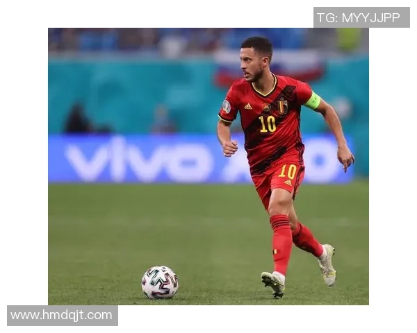 比利时足球明星海报展现璀璨球技与激情瞬间的视觉盛宴